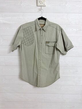 Remington Outdoor Men’s Green Short Sleeve Button Down Shirt. Size M